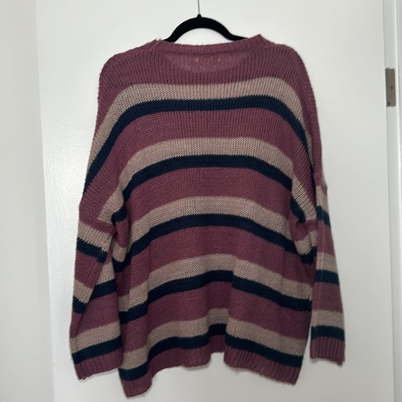Purple Striped Kit Sweater Size Large Crewneck Listicle - Picture 4 of 4